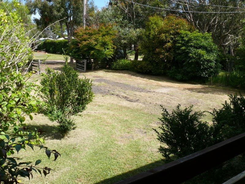 25 Eighth Avenue, Raymond Island VIC 3880