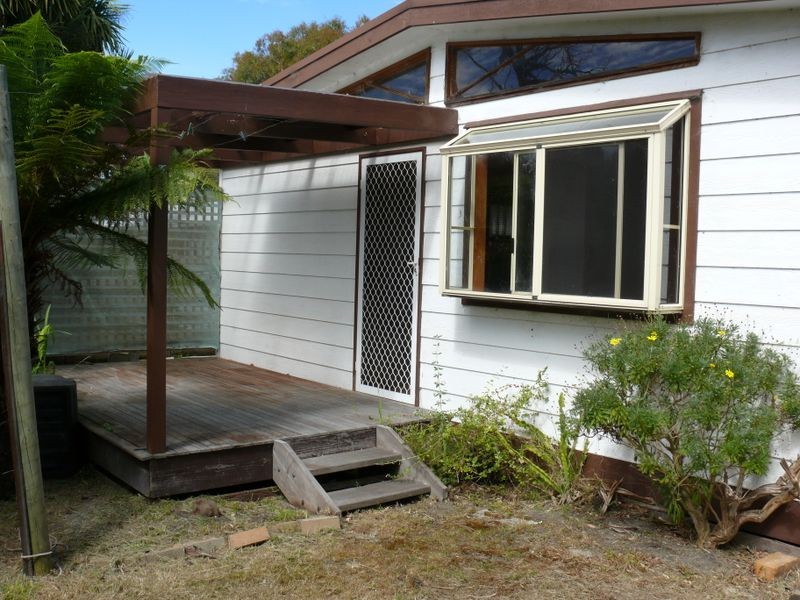 25 Eighth Avenue, Raymond Island VIC 3880