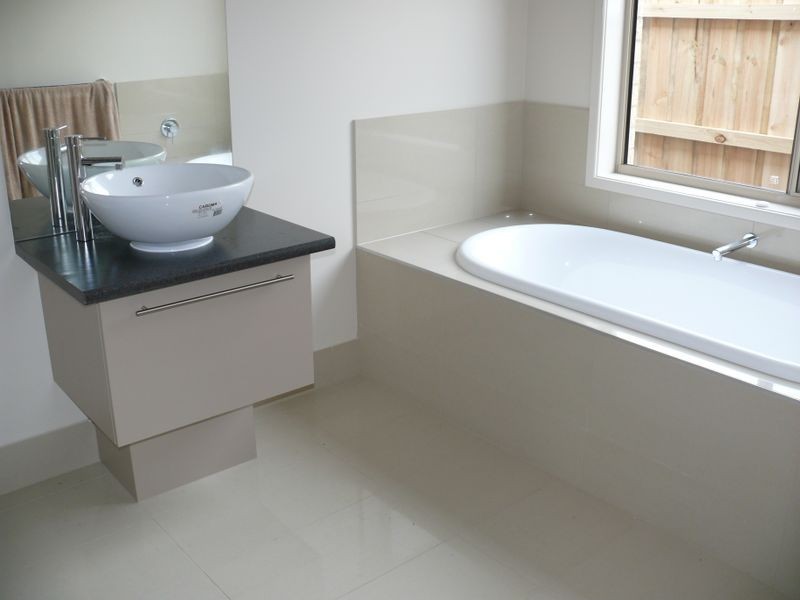 17 Toonalook Parade, Paynesville VIC 3880