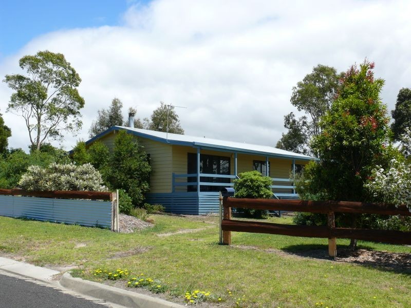 15 Crown Ridge Avenue, Newlands Arm VIC 3875