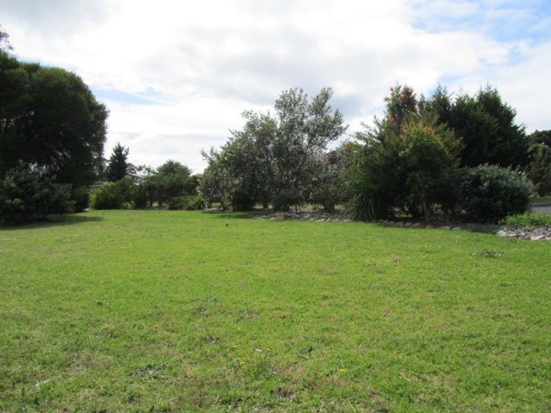 15 Crown Ridge Avenue, Newlands Arm VIC 3875