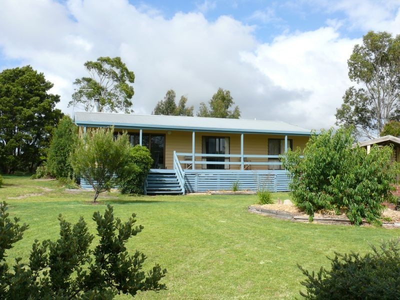 15 Crown Ridge Avenue, Newlands Arm VIC 3875