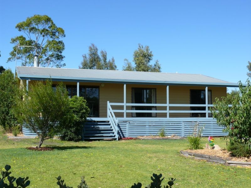 15 Crown Ridge Avenue, Newlands Arm VIC 3875