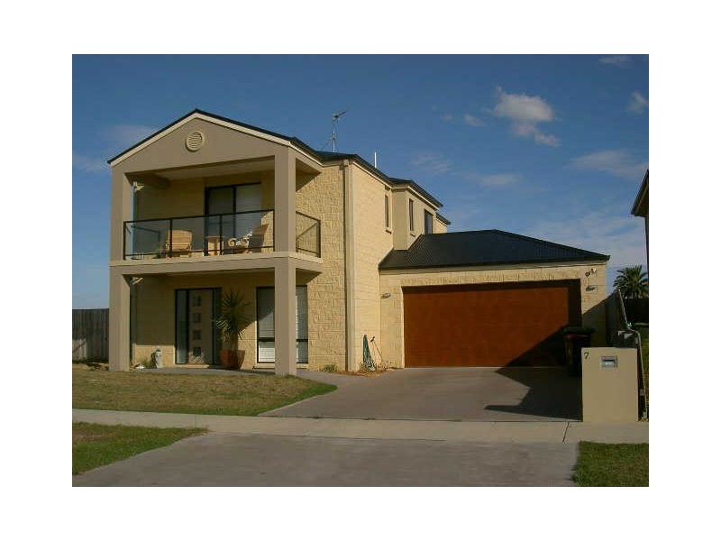 7 The Crescent, Paynesville VIC 3880