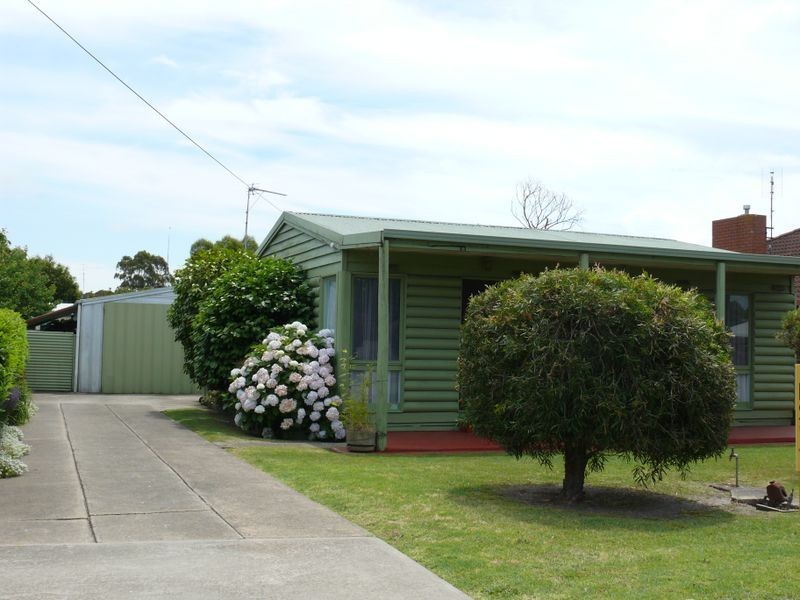 29 Toonalook Parade, Paynesville VIC 3880