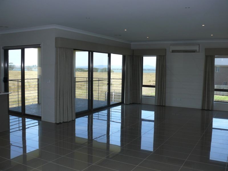 21 Sunset Boulevard, Eagle Point VIC 3878