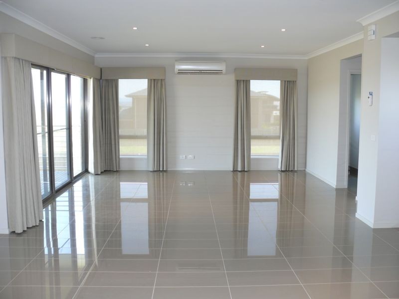 21 Sunset Boulevard, Eagle Point VIC 3878