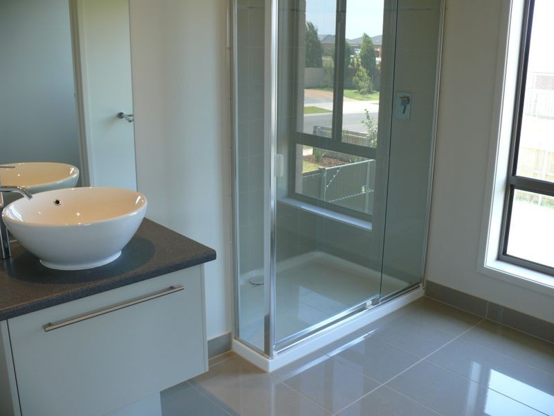 21 Sunset Boulevard, Eagle Point VIC 3878