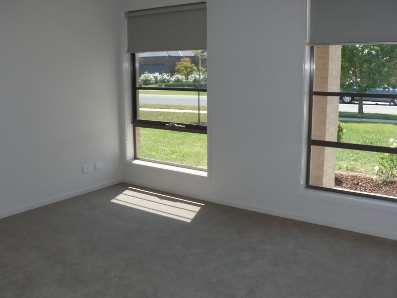 21 Sunset Boulevard, Eagle Point VIC 3878
