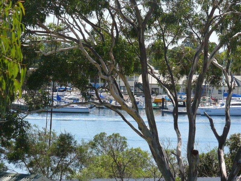 36 Fourth Avenue, Raymond Island VIC 3880