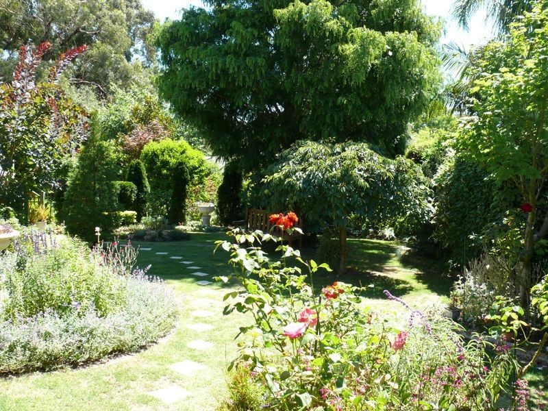 10 Rex Street, Paynesville VIC 3880