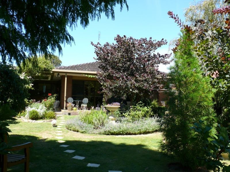 10 Rex Street, Paynesville VIC 3880