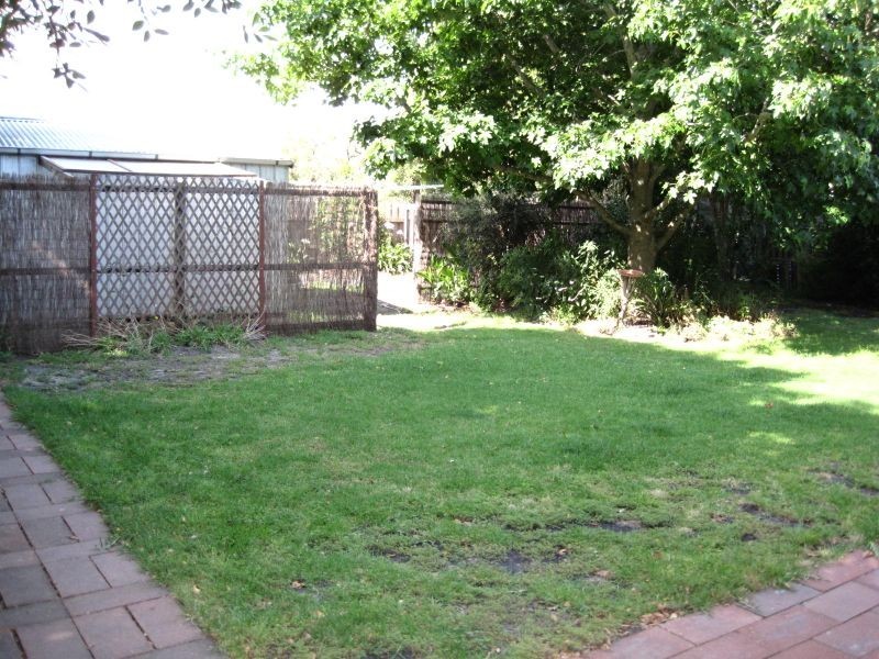 14 Eleventh Parade, Raymond Island VIC 3880