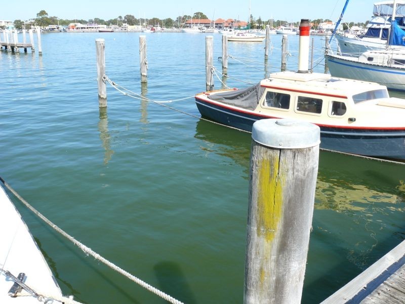 14 Eleventh Parade, Raymond Island VIC 3880