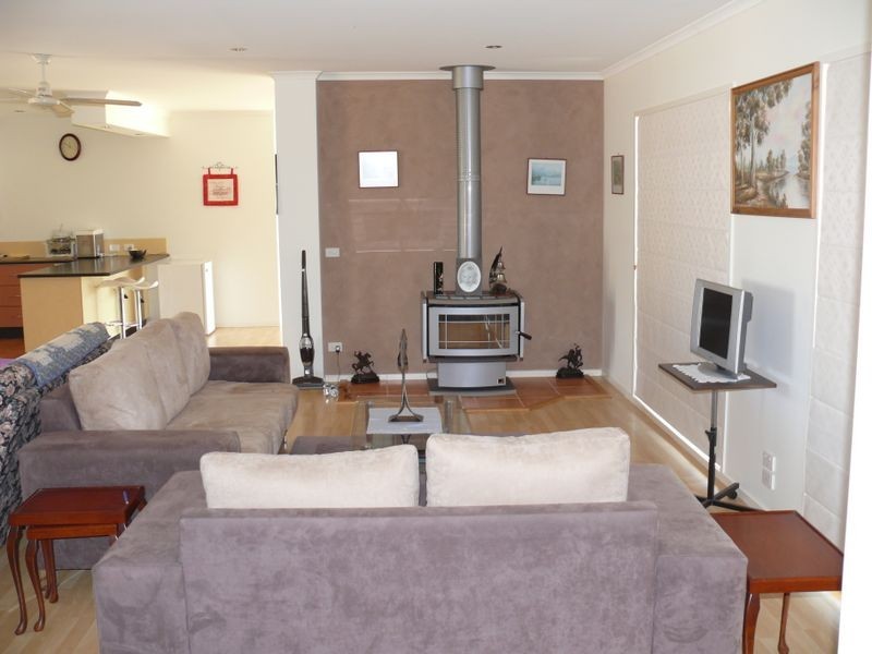 10 Lake Victoria Road, Eagle Point VIC 3878