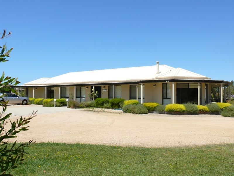 10 Lake Victoria Road, Eagle Point VIC 3878