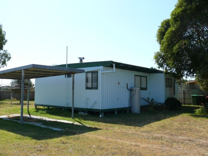 11 Lake Inlet Avenue, Newlands Arm VIC 3875