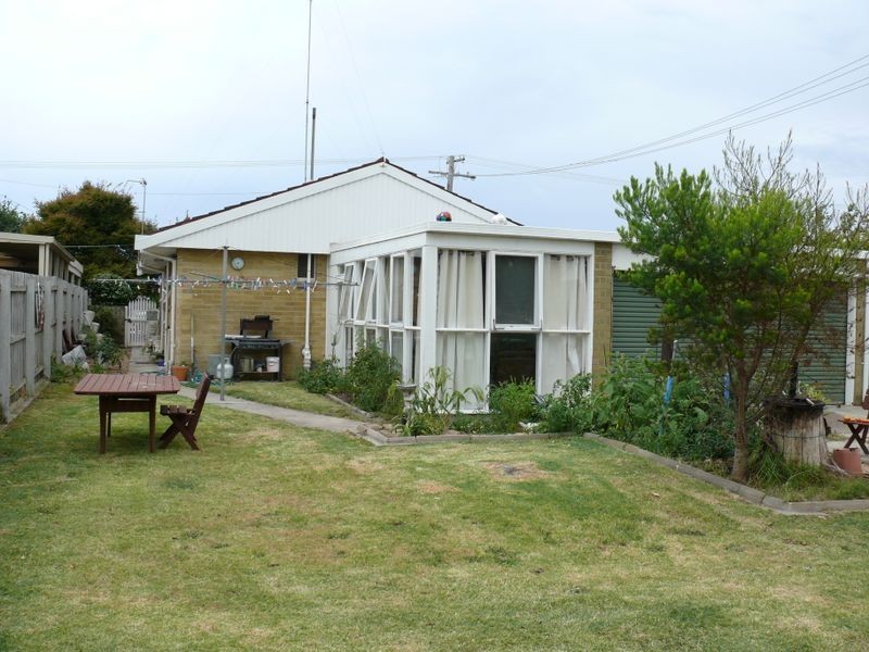 25 Toonalook Parade, Paynesville VIC 3880