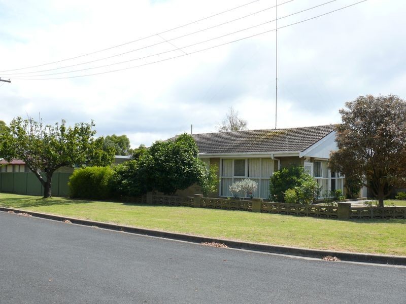 25 Toonalook Parade, Paynesville VIC 3880