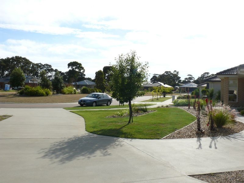 16 The Grange, Paynesville VIC 3880