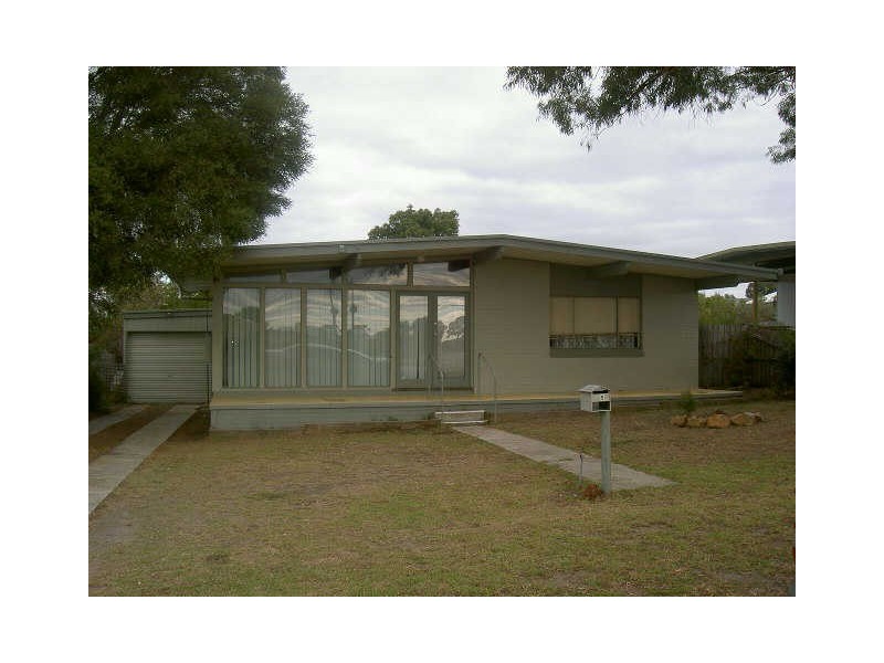 28 Canal Road, Paynesville VIC 3880