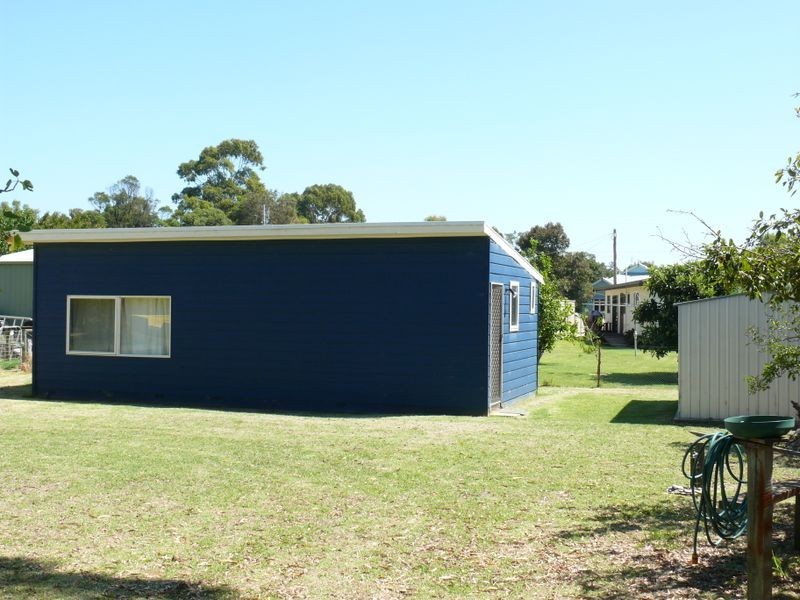 38 Eighth Avenue, Raymond Island VIC 3880