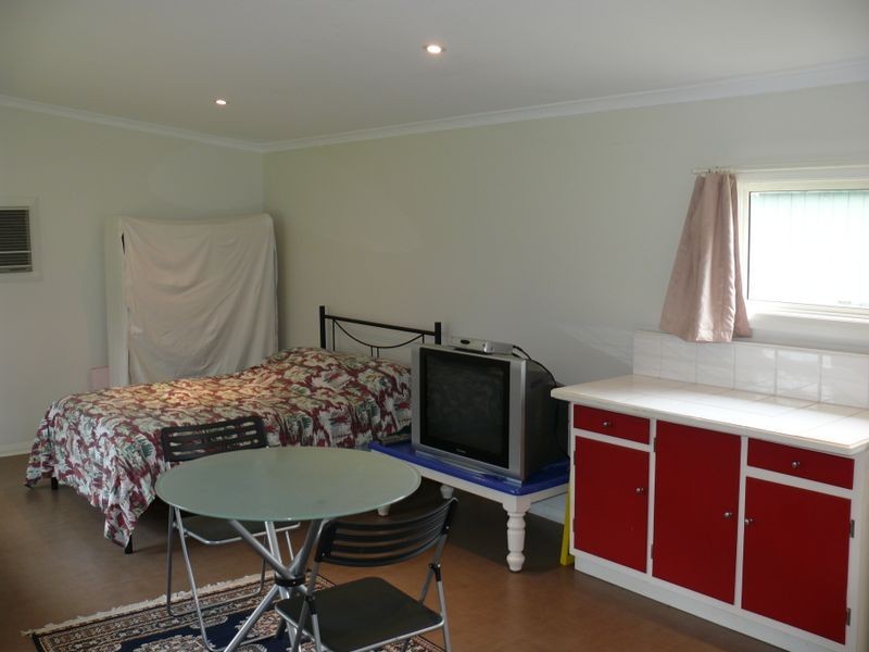 38 Eighth Avenue, Raymond Island VIC 3880