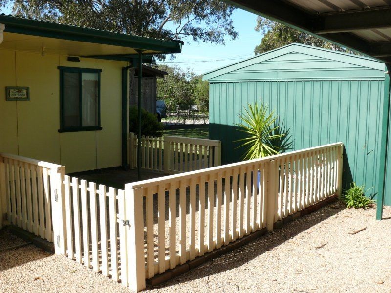 32 Fourth Avenue, Raymond Island VIC 3880