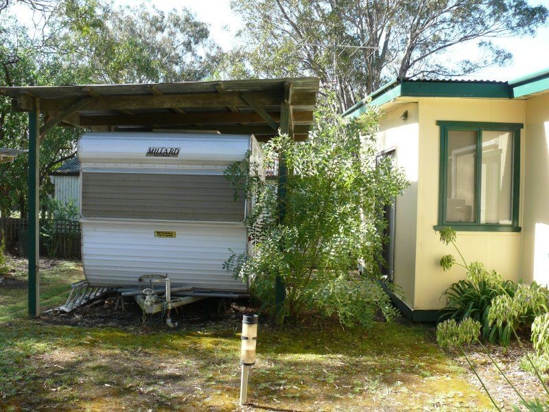 32 Fourth Avenue, Raymond Island VIC 3880