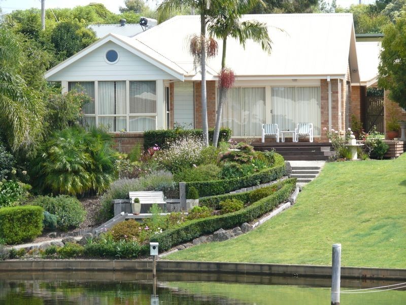 11 Sheerwater Terrace, Paynesville VIC 3880