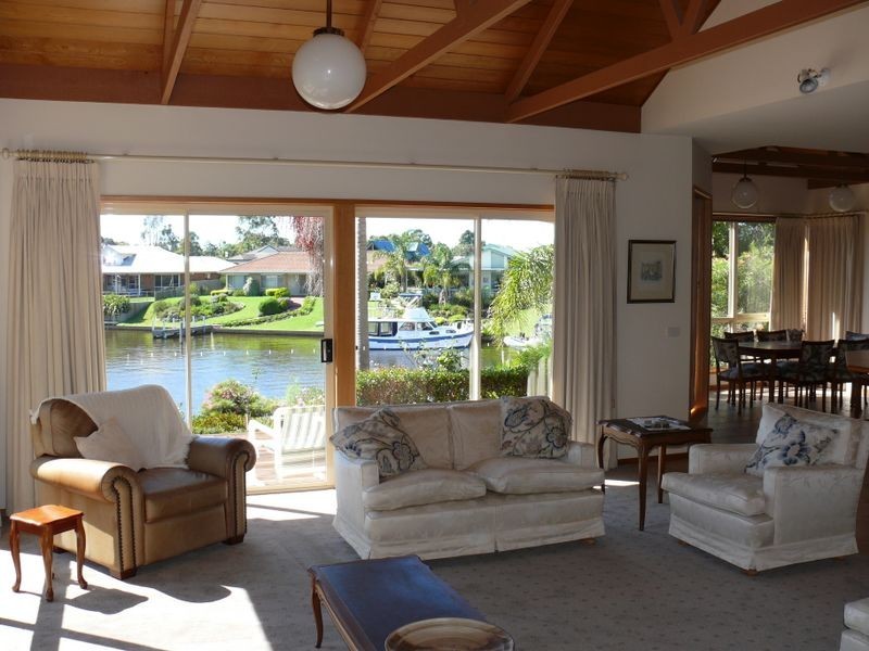 11 Sheerwater Terrace, Paynesville VIC 3880