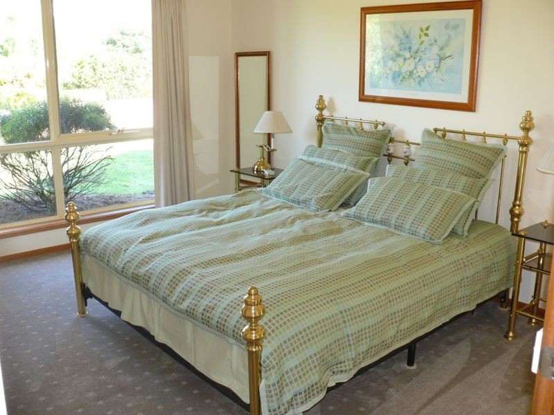 11 Sheerwater Terrace, Paynesville VIC 3880