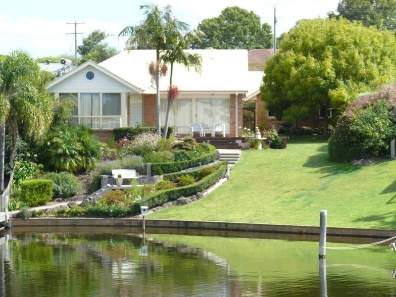 11 Sheerwater Terrace, Paynesville VIC 3880