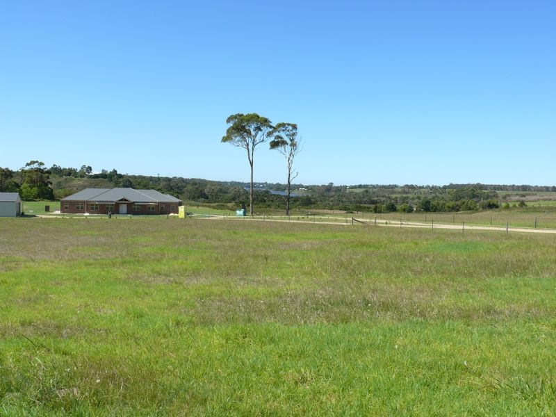 39 Corins Crescent, Newlands Arm VIC 3875