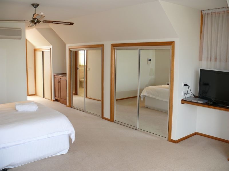 Unit 1/15 King Street, Paynesville VIC 3880