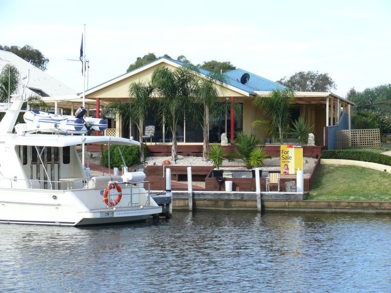 18 Aquarius Way, Paynesville VIC 3880