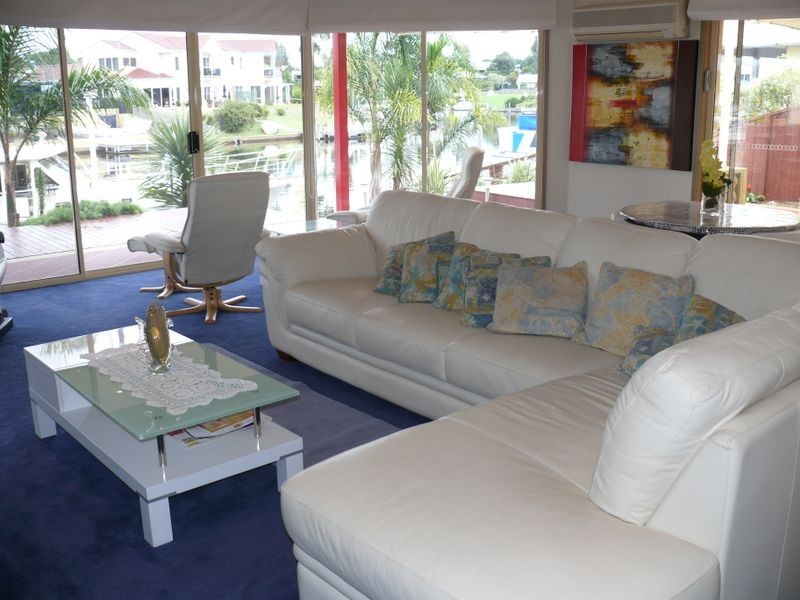 18 Aquarius Way, Paynesville VIC 3880