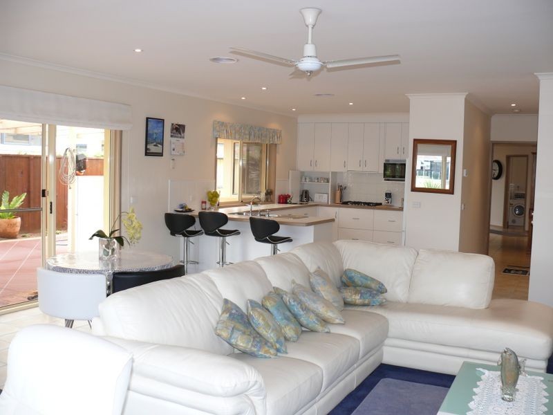 18 Aquarius Way, Paynesville VIC 3880