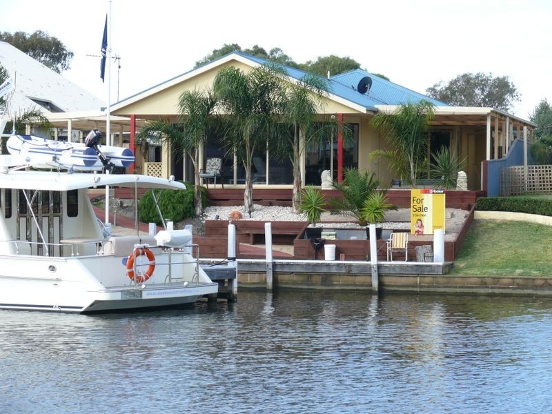 18 Aquarius Way, Paynesville VIC 3880