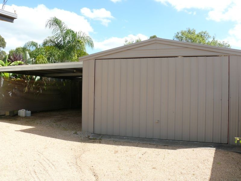 32 Bay Road, Eagle Point VIC 3878