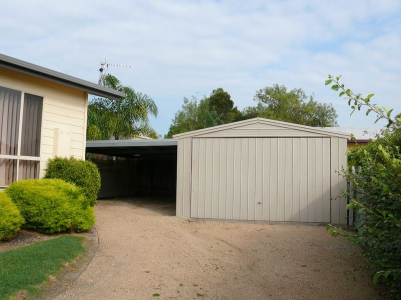 32 Bay Road, Eagle Point VIC 3878
