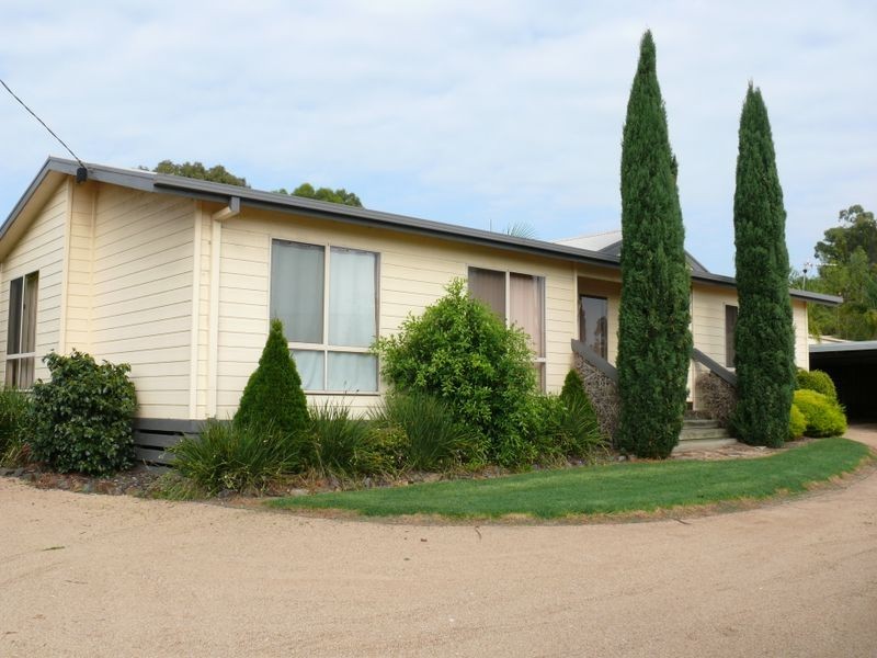 32 Bay Road, Eagle Point VIC 3878