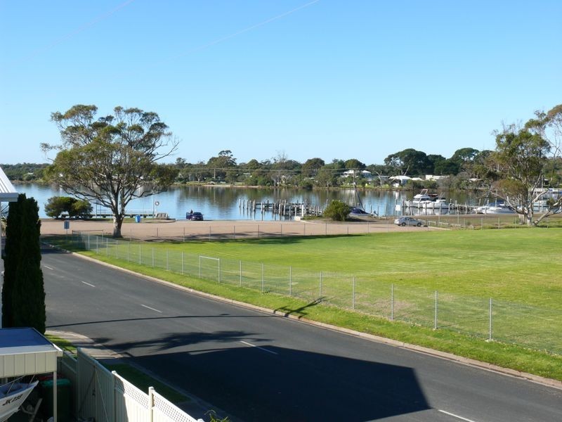 41 McMillan Grove, Paynesville VIC 3880