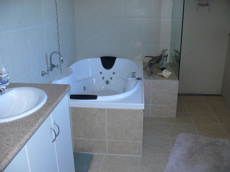 41 McMillan Grove, Paynesville VIC 3880