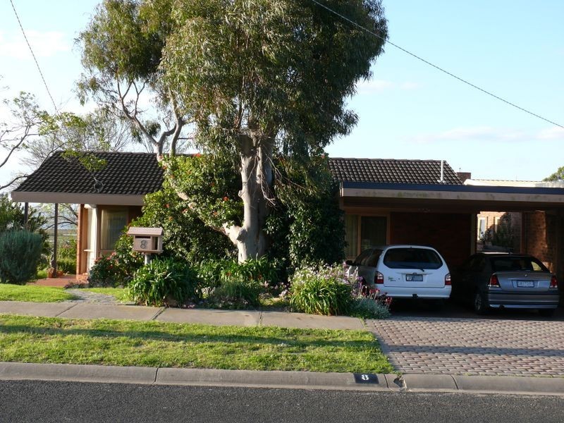 8 Fullarton Drive, Paynesville VIC 3880