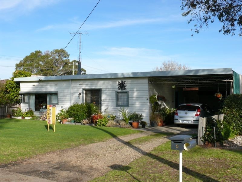 3 School Road, Eagle Point VIC 3878