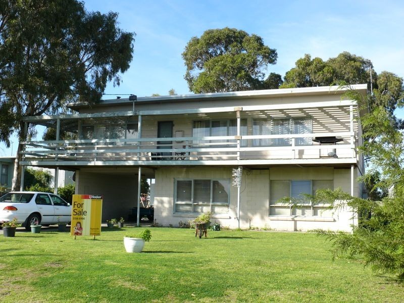 16 Mitchell Street, Paynesville VIC 3880