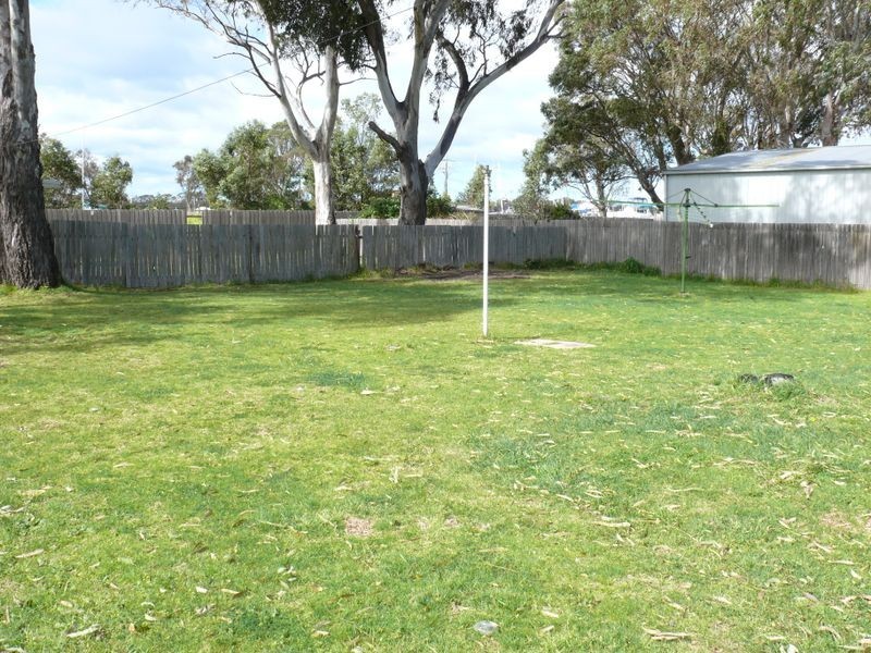 16 Mitchell Street, Paynesville VIC 3880