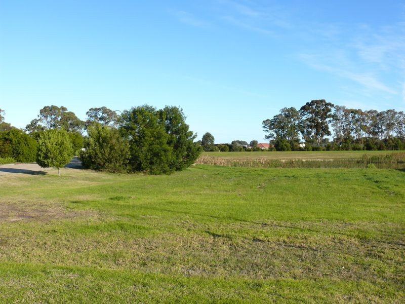 18 Jacaranda Drive, Paynesville VIC 3880