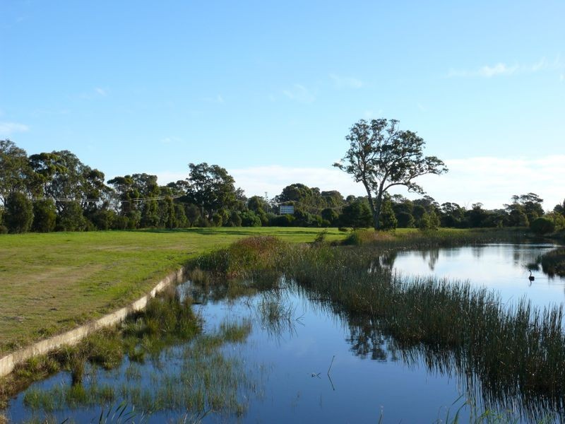 18 Jacaranda Drive, Paynesville VIC 3880